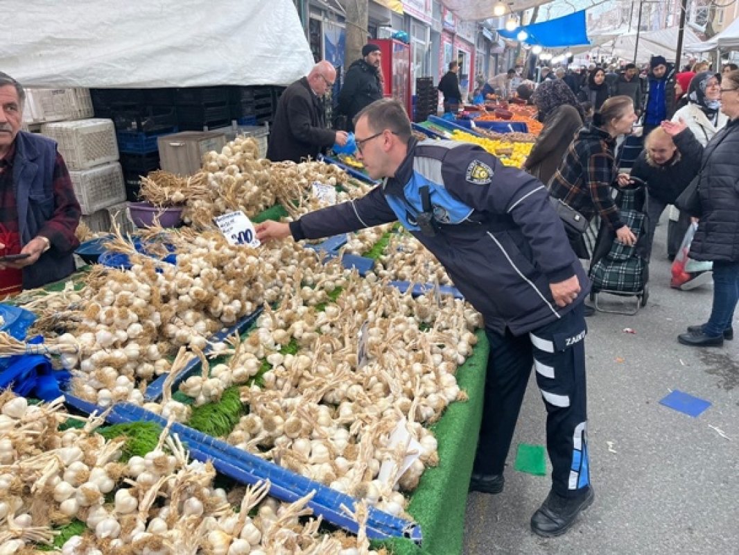 Zabıta ekipleri Ramazan ayı öncesi Pazar yerlerinde