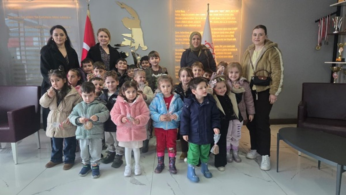 Silivri’nin Minikleri Mektebim’in "Starry Night" Gösterisinde Bir Araya Geldi