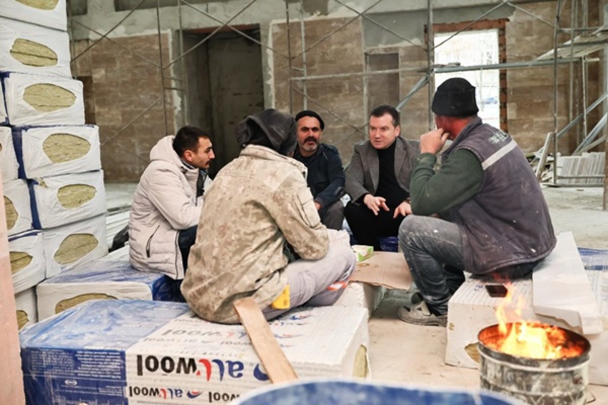 Başkan Balcıoğlu, Alibey Cami inşaatında çalışan emekçilerle bir araya geldi