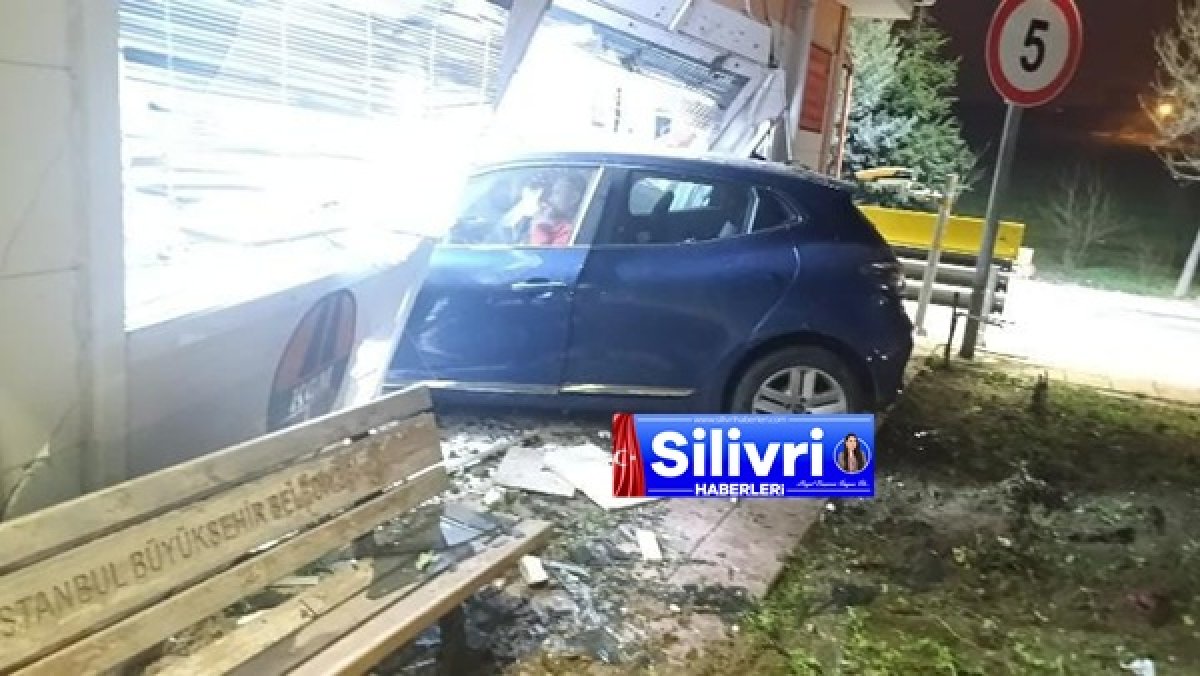 Kınalı’da Alkollü Sürücü Dehşeti: Kantar Binasına Dalan Araç Bir Can Aldı