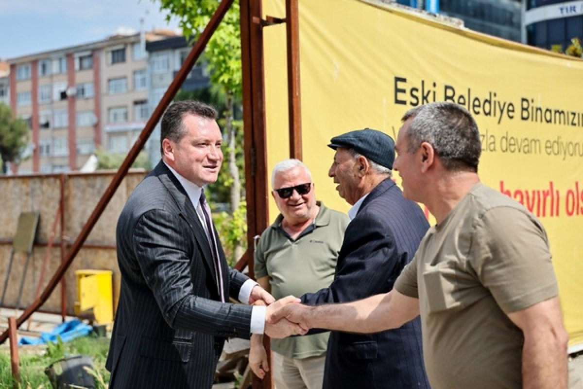 Başkan Balcıoğlu, Eski Belediye Binasında yürütülen çalışmaları inceledi